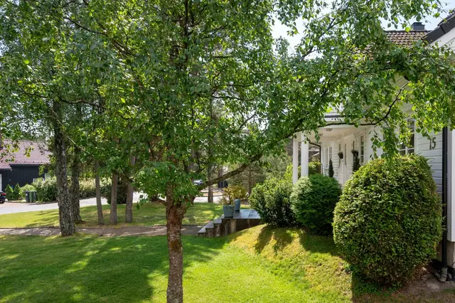 Innholdsrik enebolig, vestvendt og usjenert - stor tomt - Falchåsen Syd — bilde 7