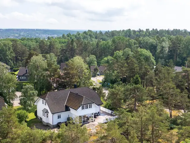 Innholdsrik enebolig, vestvendt og usjenert - stor tomt - Falchåsen Syd — bilde 10