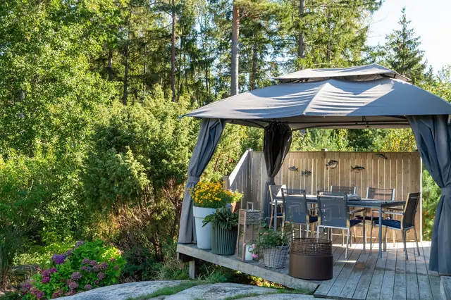 Flott hytte med båtplass, idyllisk og sjønært beliggende på Røssholmen/Hvaler. Stor eiertomt. — bilde 35