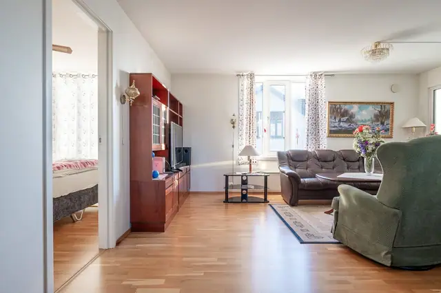 Velholdt 3- roms leilighet med garasje, heis og innglasset balkong — bilde 20