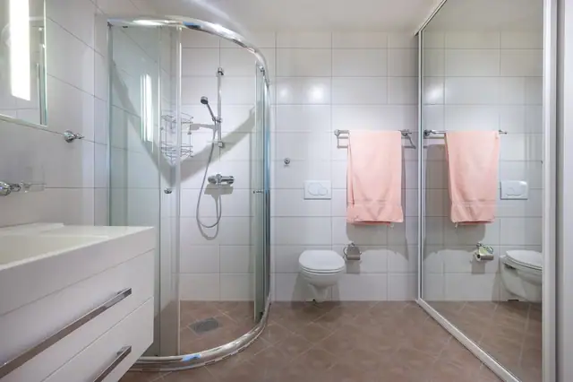 Velholdt 3- roms leilighet med garasje, heis og innglasset balkong — bilde 4