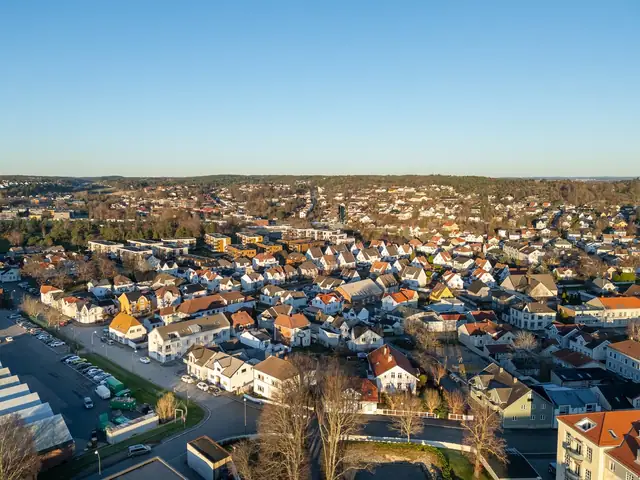 Velholdt 3- roms leilighet med garasje, heis og innglasset balkong — bilde 35