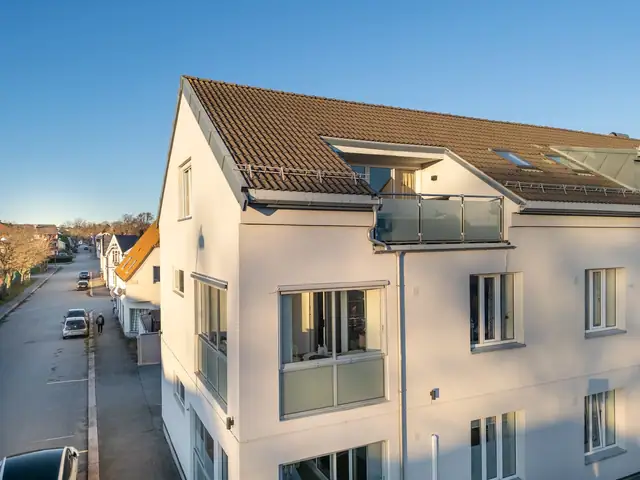 Velholdt 3- roms leilighet med garasje, heis og innglasset balkong — bilde 6
