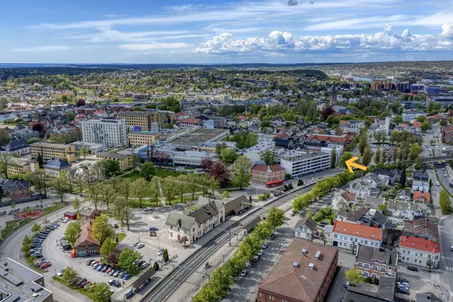 Pendlervennlig beliggenhet med togstasjon like i nærheten