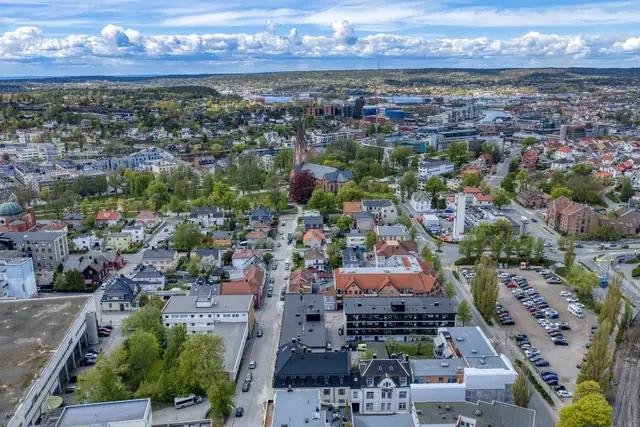 Fredrikstad sentrum - Rolig & sentral 2-roms| egen P-plass i parkeringsanlegg & solrik markterrasse | Cicignon — bilde 32