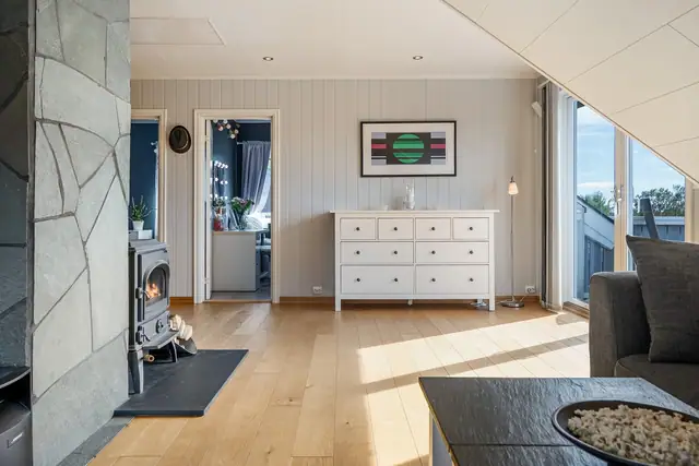 Generously sized detached house (registered as a semi-detached house) with large garage - Skovbølet above Wilbergjordet — image 25