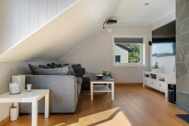 Generously sized detached house (registered as a semi-detached house) with large garage - Skovbølet above Wilbergjordet — image 29