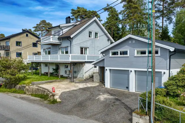 Generously sized detached house (registered as a semi-detached house) with large garage - Skovbølet above Wilbergjordet — image 4