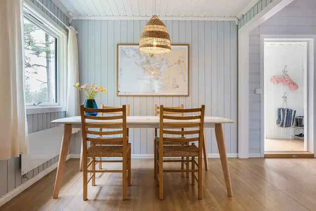 Spisekrok i tilknytning til kjøkkenet.