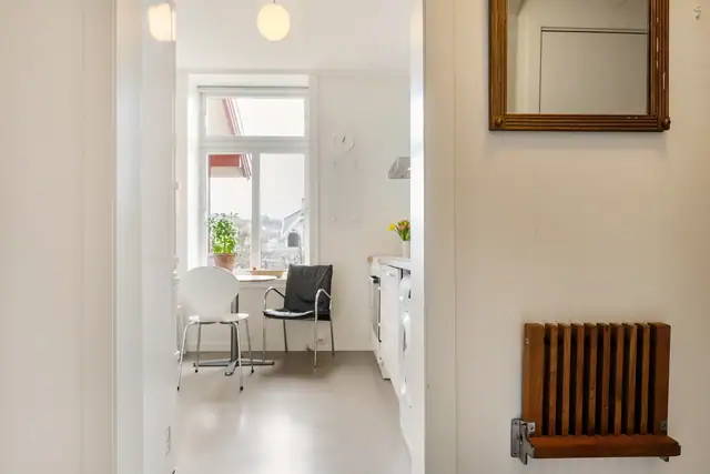 Pen og elegant toroms leilighet i iøynefallende bygård - med tilgang til stor, vakker hage - Cicignon — bilde 12
