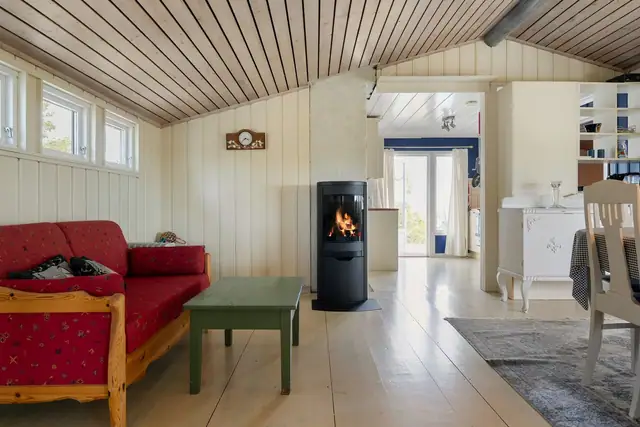 Romslig og innbydene hytteeiendom med fantastiske sol- og utsiktsforhold på Spjærøy, Hvaler | Båt- og parkeringsplass — bilde 21