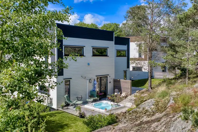 Stilfullt townhouse solfylt beliggenhet og store, usjenerte uteplasser. Nærhet til det meste. Pettersand/Fredrikstad — bilde 6