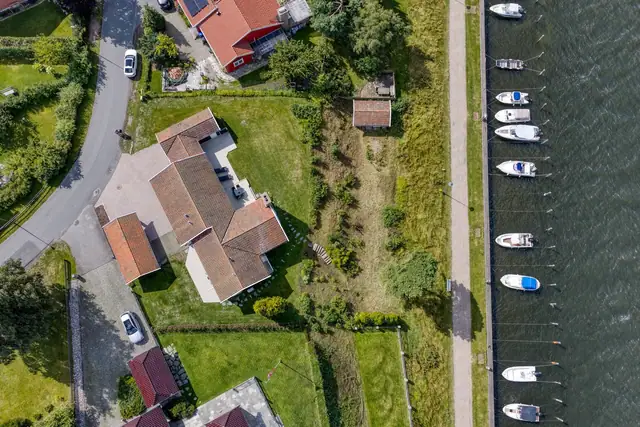 Første linje mot vannet, rett ved Gamlebyen - Prestelandet - flott utsikt, alt på ett plan. — bilde 13