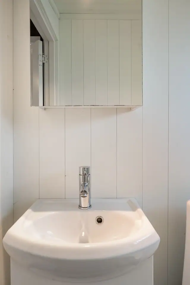 Highly idyllic cabin gem on Siljeholmen — image 31