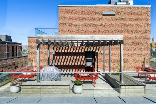 Characterful two-room flat with access to a large roof terrace overlooking Nygaardsplassen - in the heart of the town centre — image 27